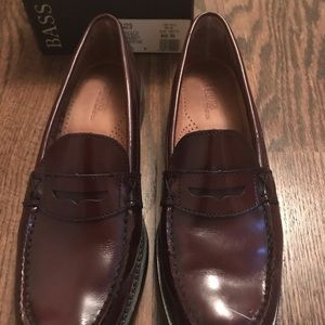 Bass Weejuns Sz 9 1/2
